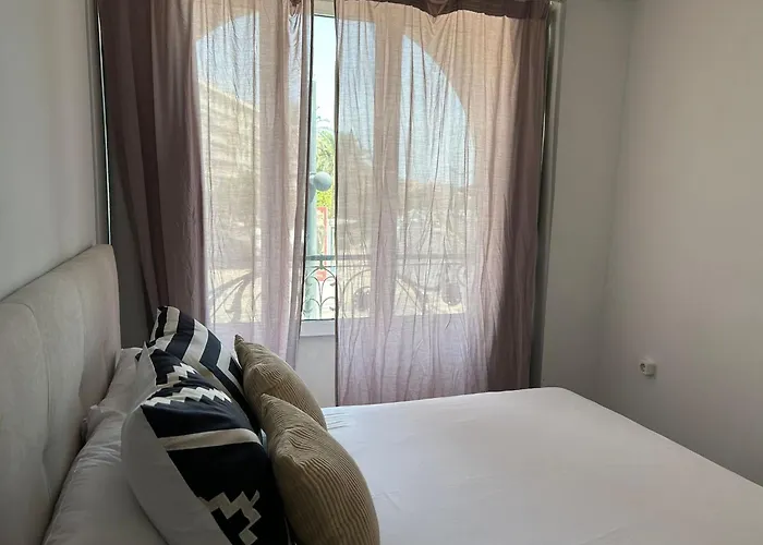 Amazinn Places Valencia Marina Real 3* فالنسيا