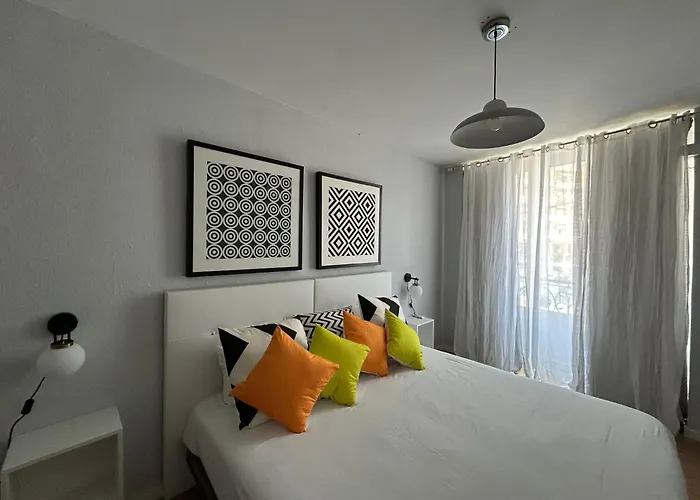 Amazinn Places Valencia Marina Real شقة فندقية 3*