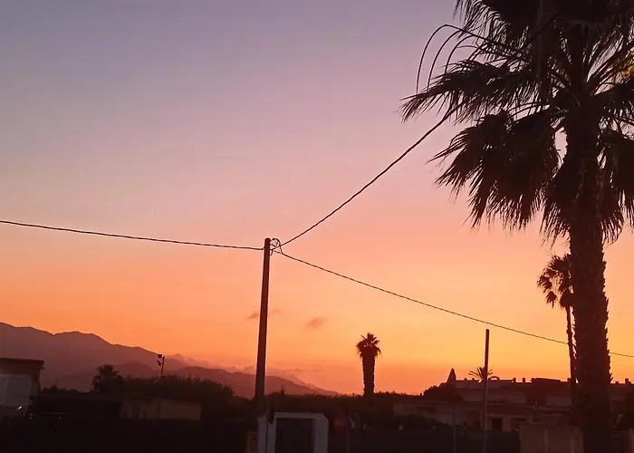 Δωμάτια σε οικογενειακή κατοικία Blue Double Private At Front - En La Playa Piso Compartido