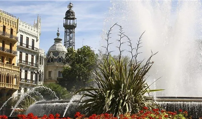 فندق إن إتش سنتر