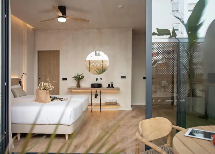 Nomad Haux Mestalla بيت ضيافة 4*