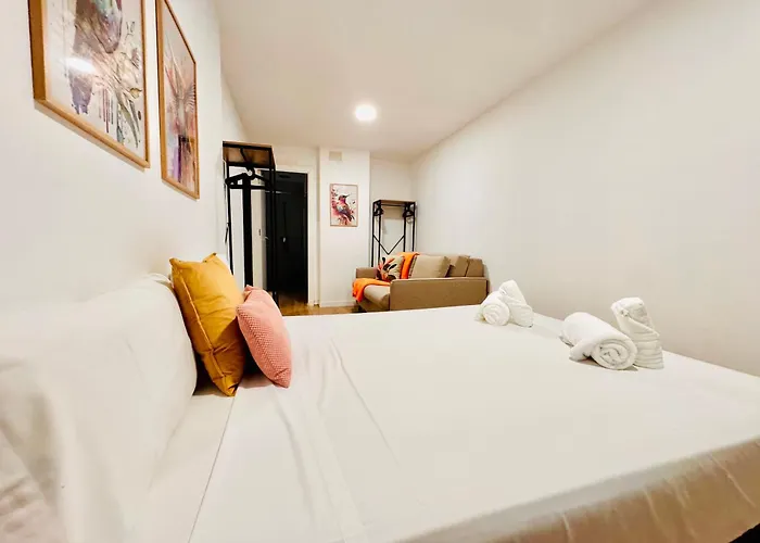 Ori B & Spacious Flat Close To The Center فالنسيا