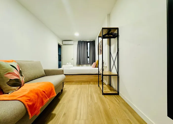 شقة Ori B & Spacious Flat Close To The Center *