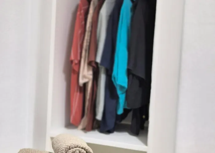 Need منزل للإقامة *