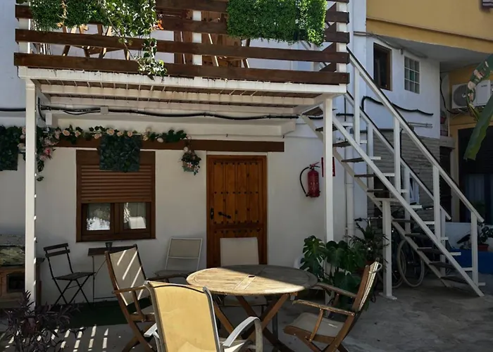 Precioso Con A/a En Ruzafa Con Terracita Privada Y Acceso A Un Jardin, 2-3 Personas Апартаменты