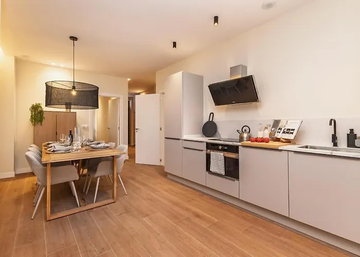 Saristays Luxe Touch