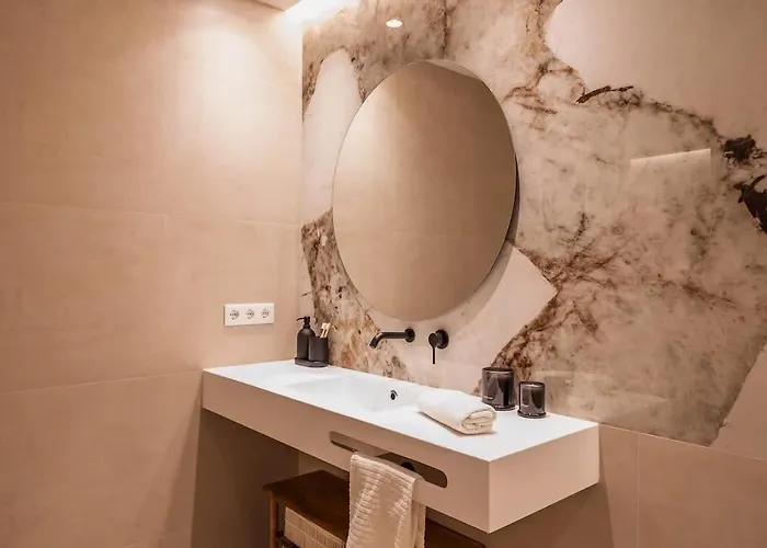 Saristays Luxe Touch Apartment