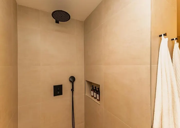 Saristays Luxe Touch Apartment *