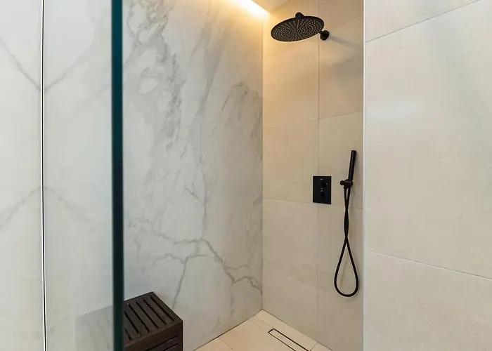 Saristays Urban Chic Loft