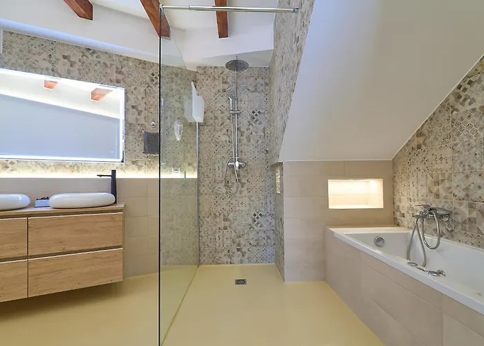 Invalencia Alberic Jungle R Big House Stylish 3 Bdr & 3 Wc With Private Terrace *