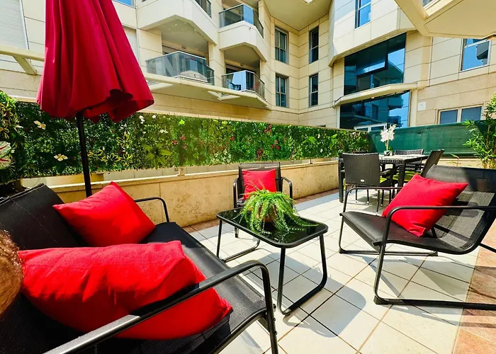 Stylish With Terrace On The Beachfrom 아파트 *