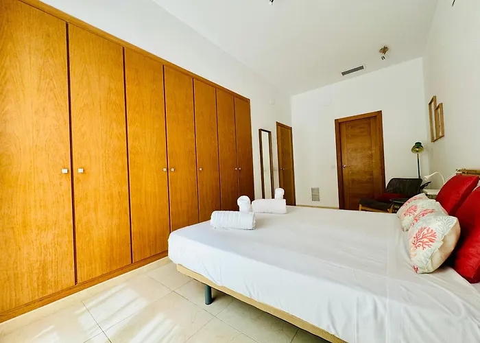 Stylish With Terrace On The Beachfrom 아파트 *