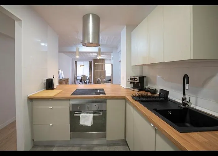 Luminosa En Piso Compartido * Valencia