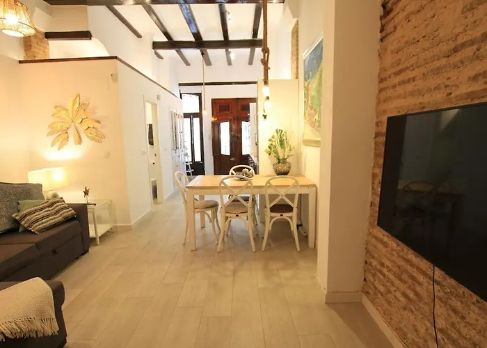 Modernist House In Cabanyal * فالنسيا