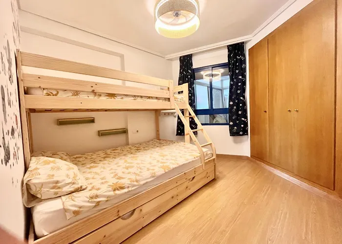 Beachfront Family With Pool شقة *