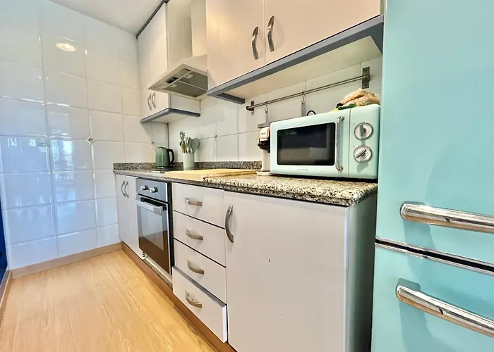 Beachfront Family With Pool شقة