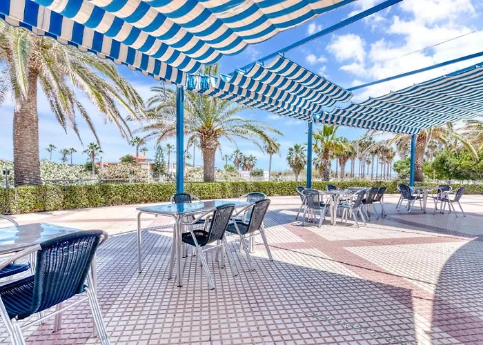 Beachfront Family With Pool *