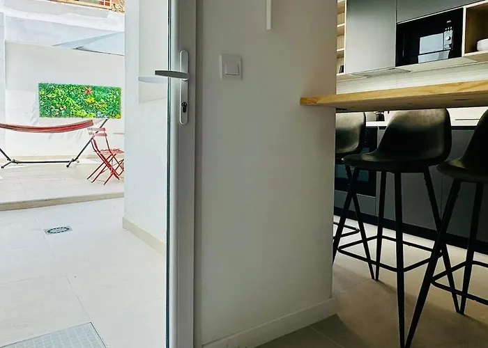 Planas 3 Designer Aparment With Terraza In Ruzafa Soho