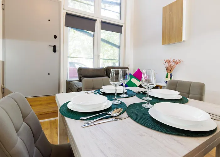 Urban 4 Bajo - Housevanlive *