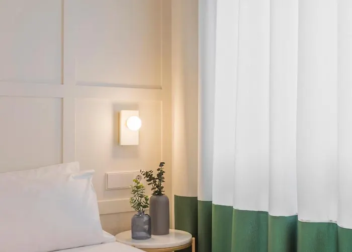 Mate Cosmo - Centre, 3*