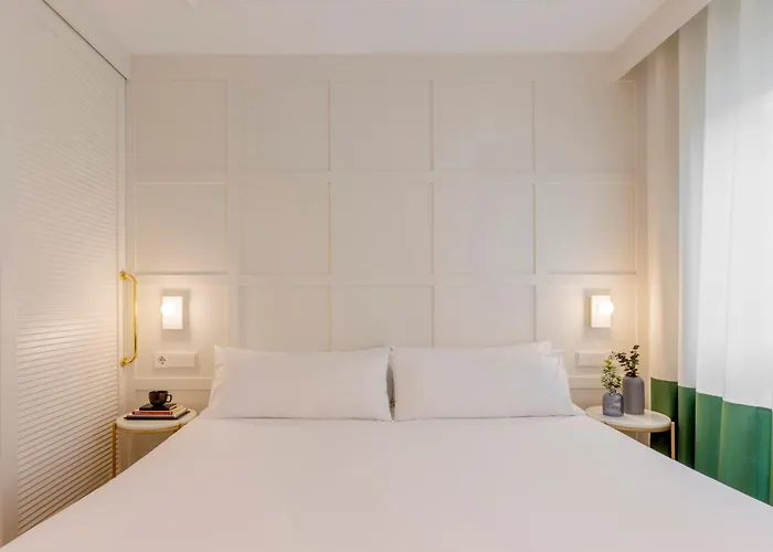 Mate Cosmo - Centre, 3*