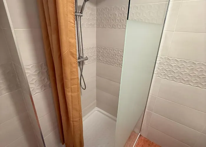 Con Cocina Y Bano Privado De Temporada Vacaciones Largas Long Desde 11 Noches Appartamento Valenza