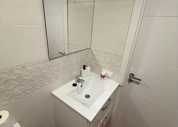 Appartamento Con Cocina Y Bano Privado De Temporada Vacaciones Largas Long Desde 11 Noches Valenza