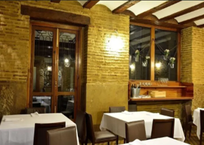 Отель Ad Hoc Monumental 1881