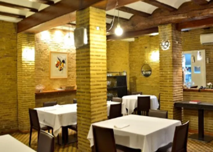 Отель Ad Hoc Monumental 1881 3*