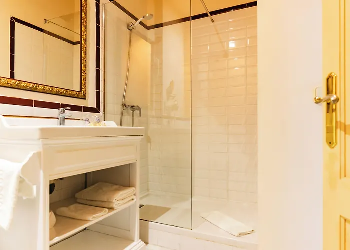 Ad Hoc Monumental 1881 Валенсия