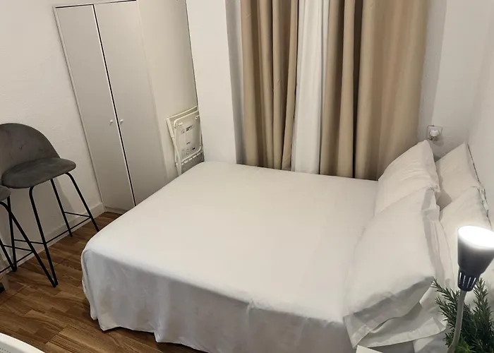 Sencilla En Piso Hogareno 홈스테이 *