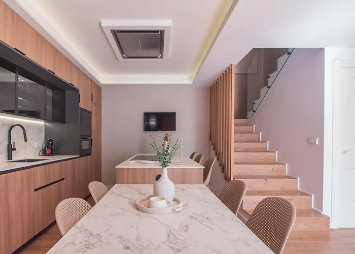 Md Barraques De Lluna *