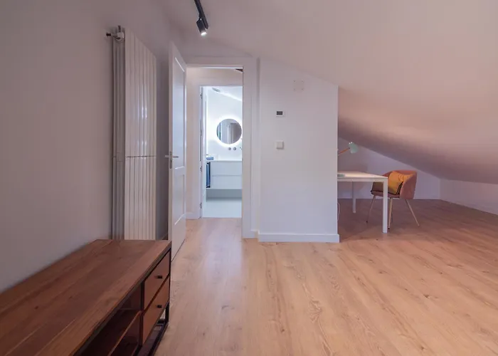 Md Barraques De Lluna *