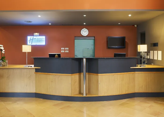 Hotel Express Ciudad De Ciencias By Ihg