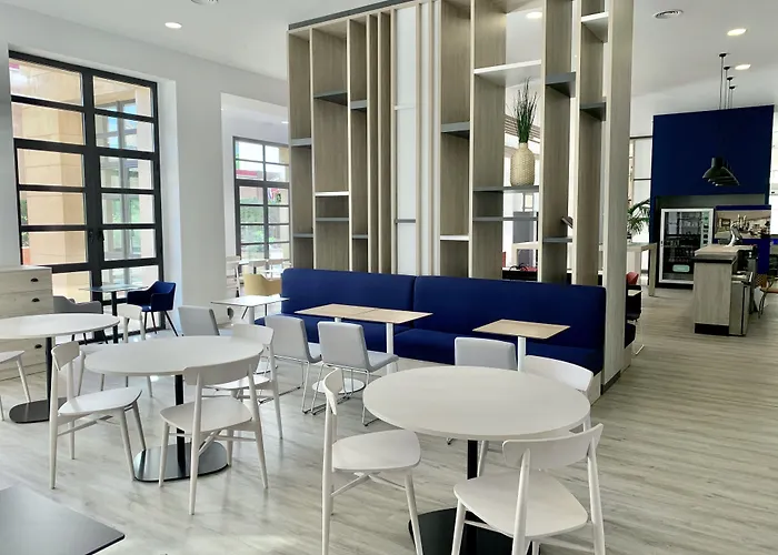 Hotel Express Ciudad De Ciencias By Ihg