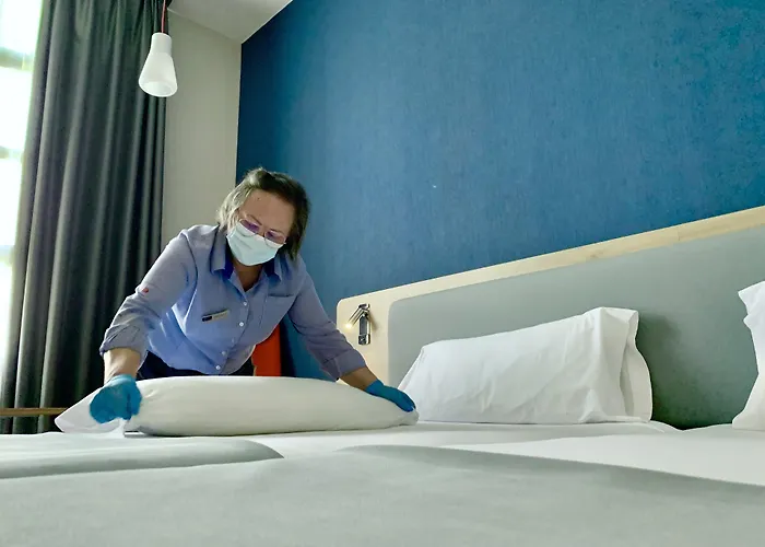 Express Ciudad De Ciencias By Ihg Valence