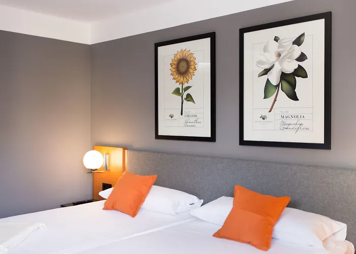 Malcom And Barret Hotel 3*