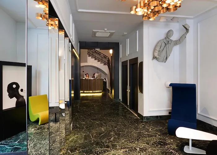 One Shot Reina Victoria 4* Βαλένθια