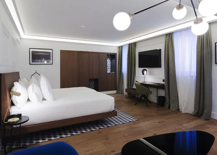 One Shot Reina Victoria 4* バレンシア