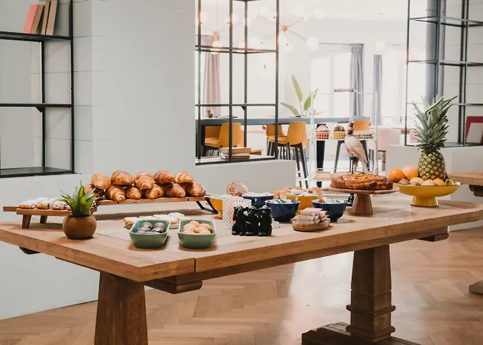 One Shot Reina Victoria 4* Βαλένθια