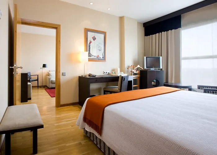 إن إتش سنتر 4*