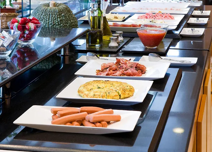 فندق إن إتش سنتر 4*