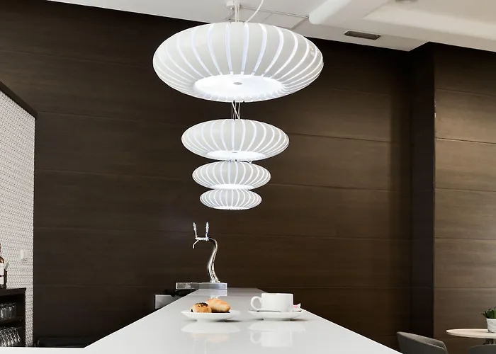 إن إتش سنتر 4*