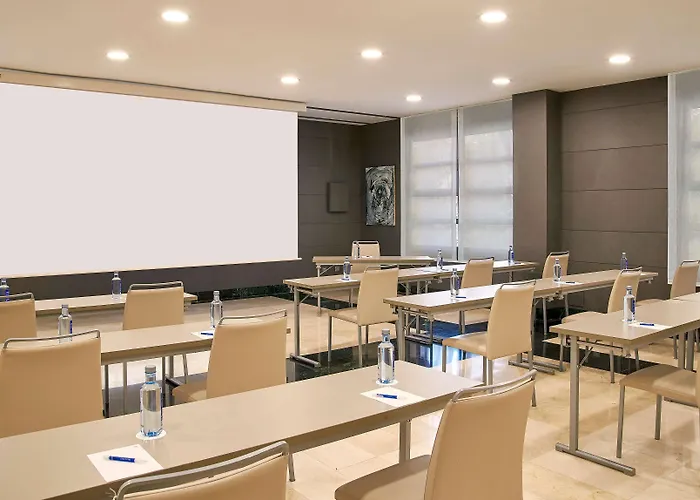 Nh Artes מלון 4*