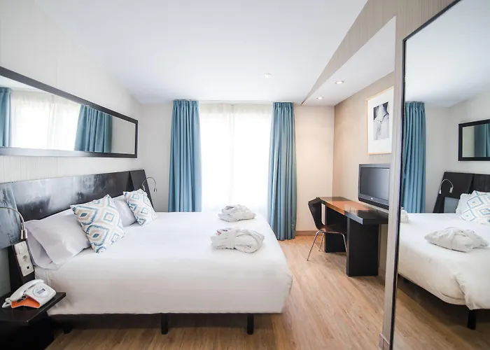 Petit Palace Plaza De La Reina Szálloda 3*