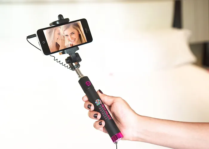 Petit Palace Plaza De La Reina Hotel