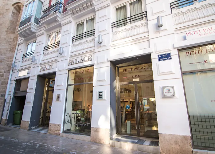 Hotel Petit Palace Plaza De La Reina