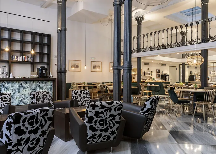 Hotel Petit Palace Plaza De La Reina