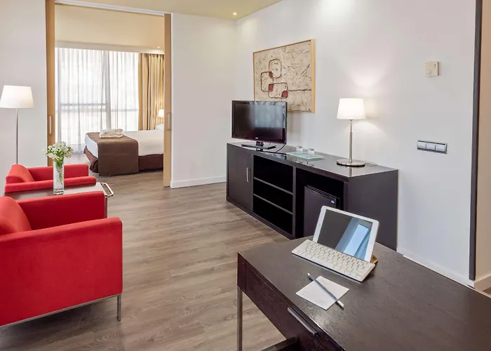 Szálloda Silken Puerta 4*