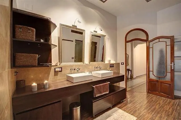 Beautiful House With Terrace *